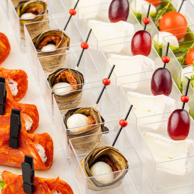 Итальянские мини-закуски Итальянские мини-закуски