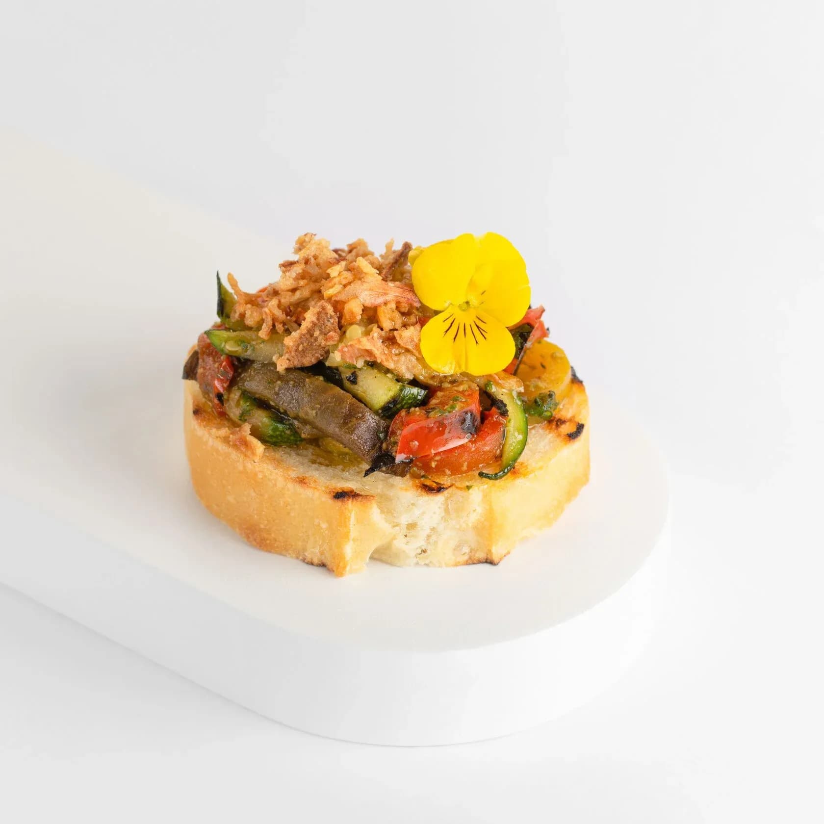 Брускетта с печенным овощами