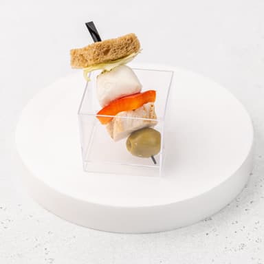 Канапе антипасти с куриным филе