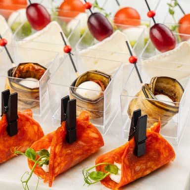 Чоризо по-итальянски с мягким сыром и маслиной