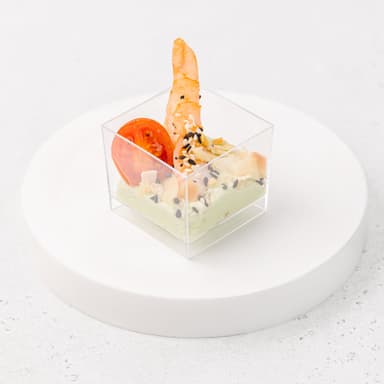 Креветка с гуакомоле и миндальными лепестками